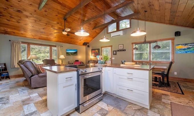 Brevard House | River`s Edge Near DuPont | 3 Bed, 2 Bath