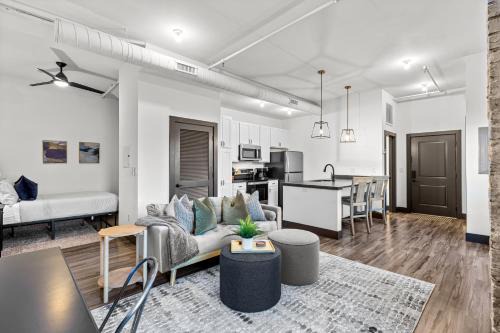 Downtown St. Louis Apartment | Riverfront Studio - Walk to Arch, Casino and Conventions in Minutes