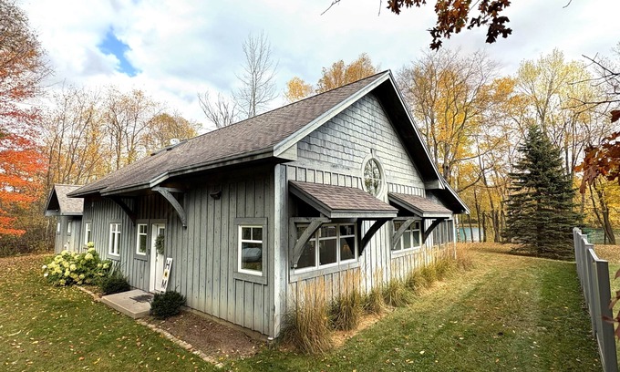 Ingalls House | Riverside Cottage - ATV Trail Access and Kayaks