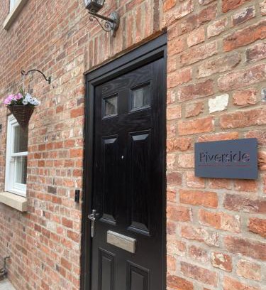 Selby House | Riverside