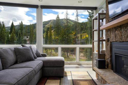 Old Town Apartment | Riverside Retreat condo