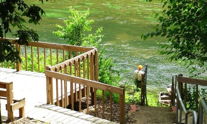 Lakeview House | Riverside Vacation Home WHITE RIVER! by BULL SHOALS DAM & LAKE!