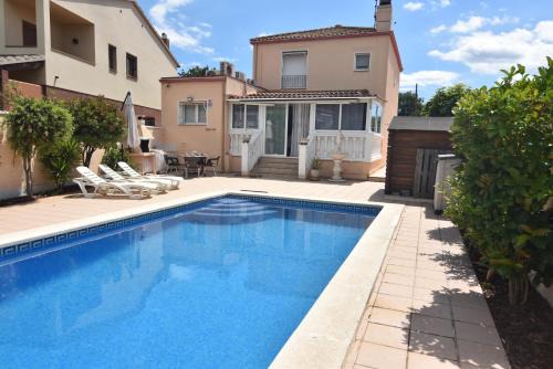 Roses Villa | RNET - Collsacabra Villa con piscina privada