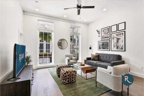 Central Business District Apartment | Roami at Bourbon Place