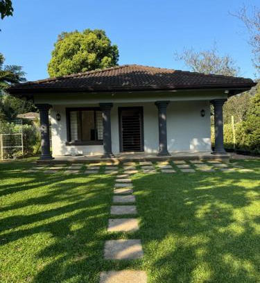 Kloof Apartment | Robyns Nest Self Catering Cottage No4