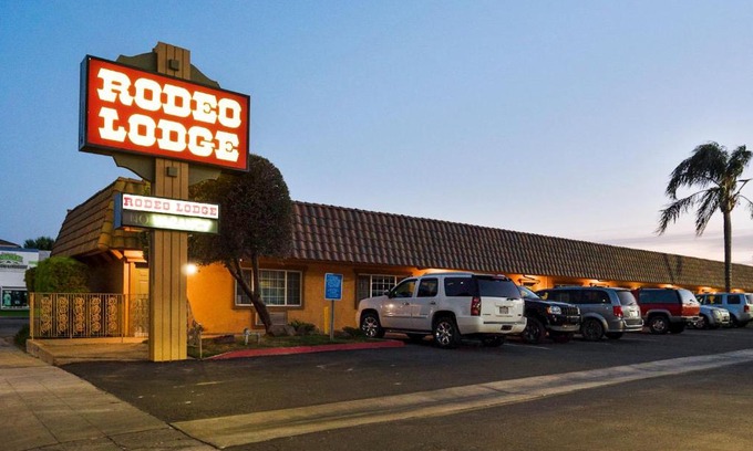 Clovis Hotel | Rodeo Lodge