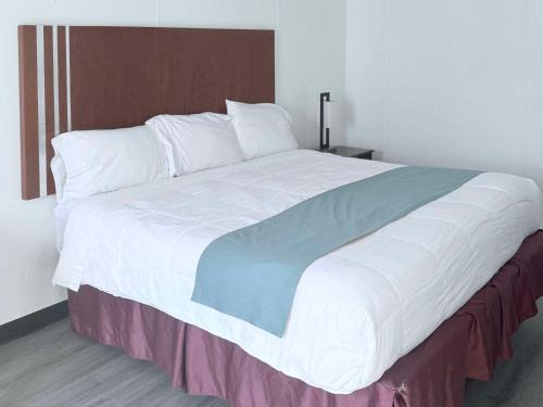 Enid Hotel | Rodeway Inn Enid South