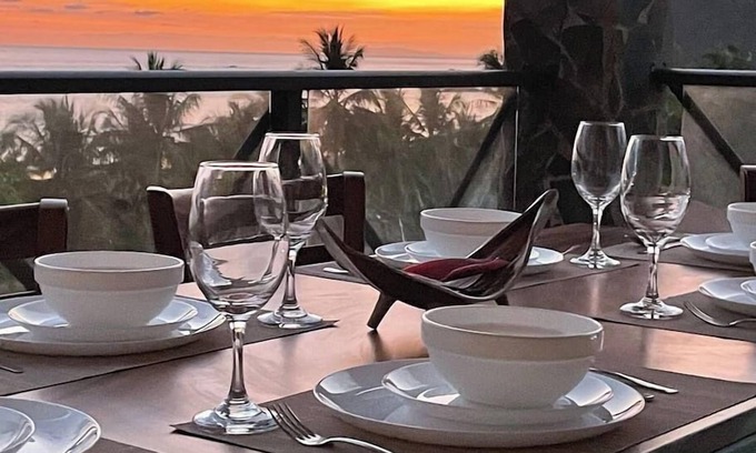 Barrio Los Villalobos Condo | Rooftop balcony oceanfront PH condo with King beds