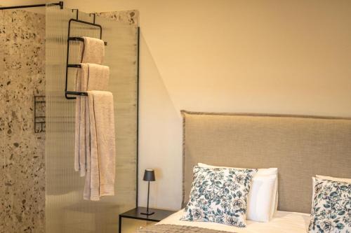 Simondium House | Room 2 - LEO Sky Guest House