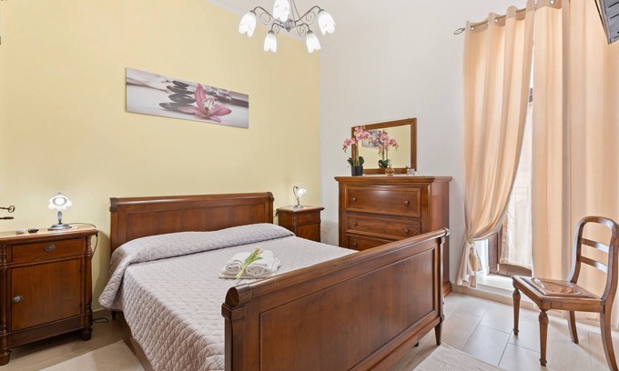 Scano di Montiferro Apartment | Room 'Euterpe' with shared terrace, Wi-Fi and air conditioning
