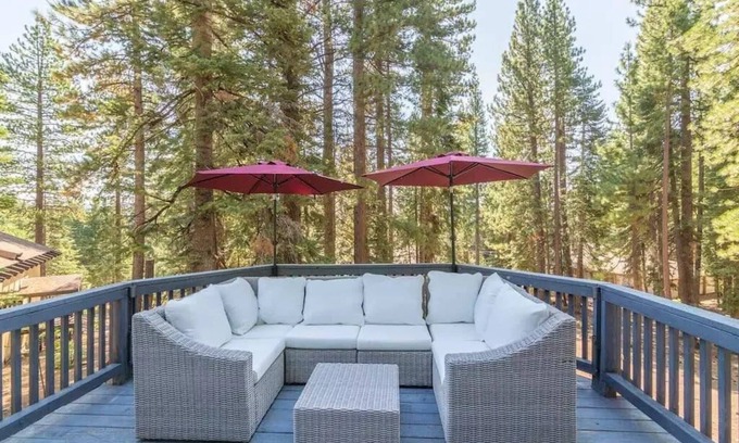 Carnelian Bay Ski Chalet | Room for the Whole Crew to Enjoy - Ski Bird's Paradise, 31 Night Minimum