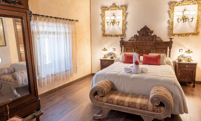 Noves Apartment | Room 'Mencía' with Shared Pool, Shared Terrace and Wi-Fi