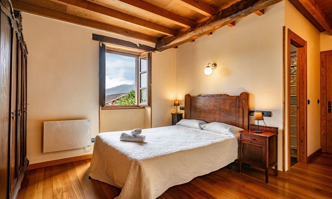 Mondonedo Apartment | Room O Pozo with Mountain Views, Shared Terrace and Wi-Fi