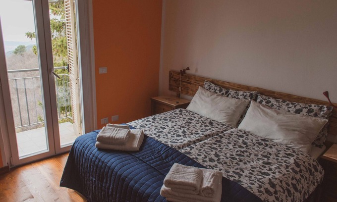 Castiglione Chiavarese Apartment | Room 'Stanza 3' with Sea View, Shared Terrace and Wi-Fi