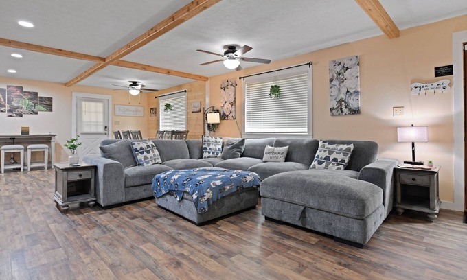 Lancaster House | Roomy Ranch in Hocking Hills Country Setting