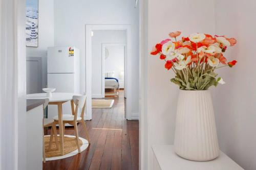 South Fremantle Apartment | Rosa's Place 2 - Close To The Beach