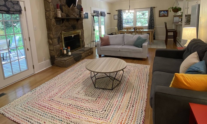 Durham House | Rose Petal-Your own oasis-<5 minutes to Duke