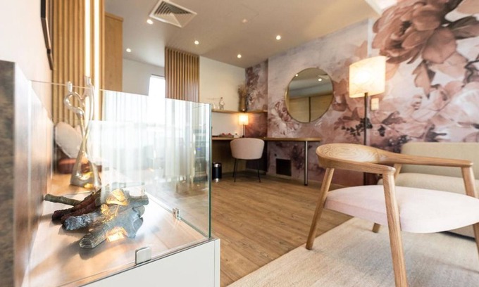 Loipersdorf bei Fuerstenfeld House | Rosensuite - ab 5 Nächte Inkl. Therme - Thermenhotel Vier Jahreszeiten