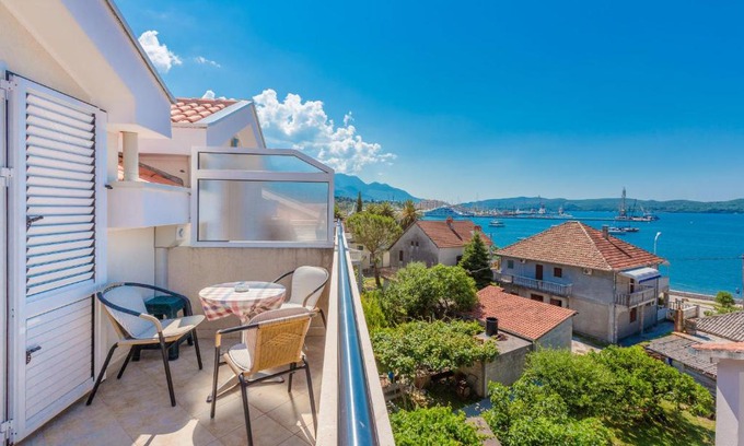 Tomicici Apartment | Rosic Apartments Tivat