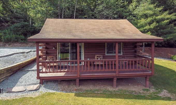 Gaines Cabin | Rough Cut Lodge - Maple Cabin