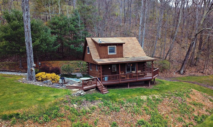 Gaines Cabin | Rough Cut Lodge - Oak Cabin
