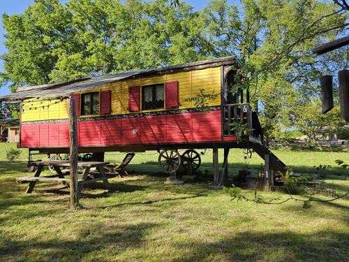 Sigalens House | Roulotte Belle des Prés