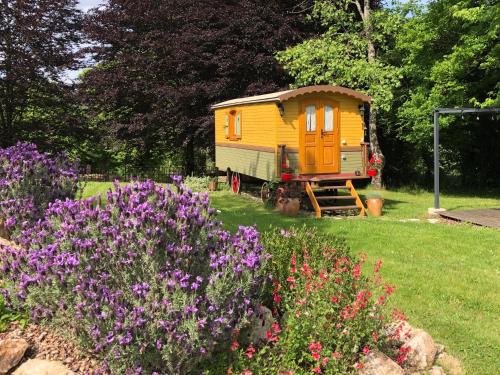 Les Salles Lavauguyon House | Roulotte La Chouette des Granges