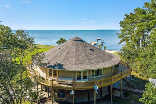 Gulf Shores House | Round House Retreat on the Bay