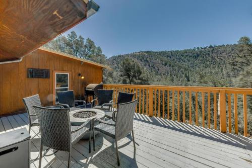Ruidoso House | Ruidoso Cabin Rental with Hot Tub Walk to Main!