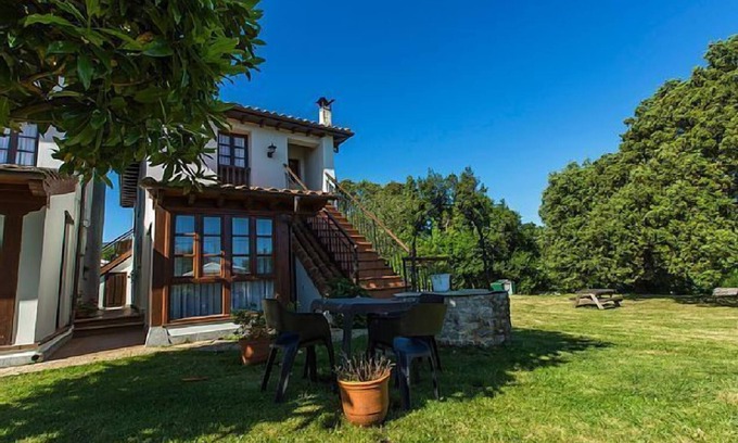 Villanueva de Pria Cottage | Rural apartment Playa del Canal for 2 adults (+ child)