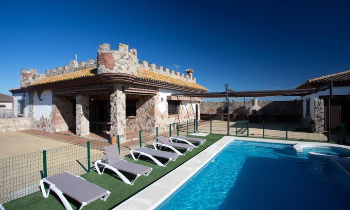 Chiclana de la Frontera Ski Chalet | RURAL HOUSE "EL CASTILLITO"