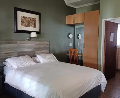 Rustenburg House | Rustenburg Palm Lodge