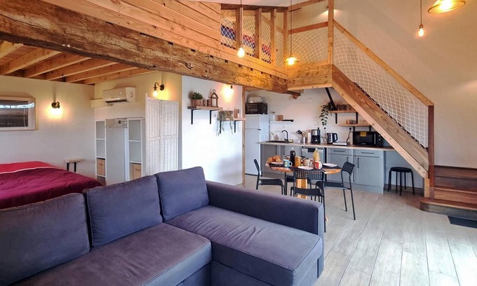 Pouilly-les-Feurs Cottage | Rustic cabin for 4, pet-friendly retreat