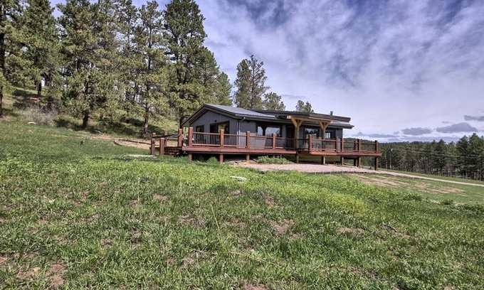 Colonial Pine Hills Cabin | Rustic Custom Timber Frame Cabin