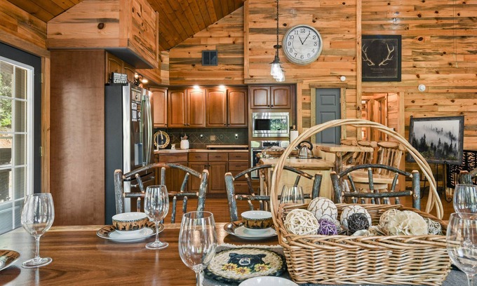 Sevierville Cabin | Rustic Hideaway!