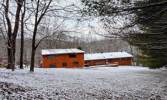Logan Cottage | Rustic Hocking Hills Lodge with Hot Tub, Fire Pit, & Scenic Winter Views!