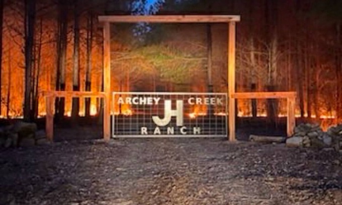 Conway Other | Rustic Ranch Retreat - 6 bedrooms, 5 bath, game room, working cattle ranch!