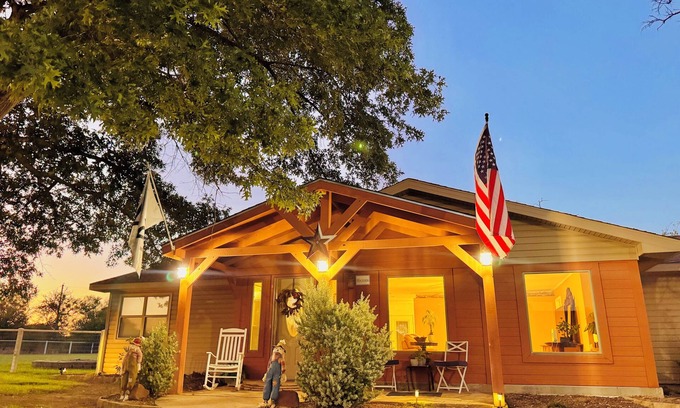 Azle House | Rustic Texas Getaway Private 2-Suite Hacienda Near Eagle Mountain Lake