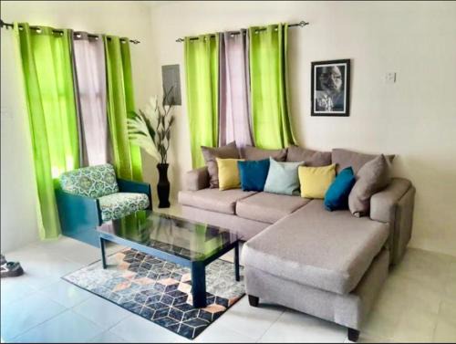 Discovery Bay House | S&S Tropical Villa