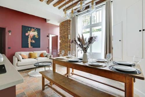 Quartier Sainte-Avoye Apartment | S Stylist and Unique Getaway 8p