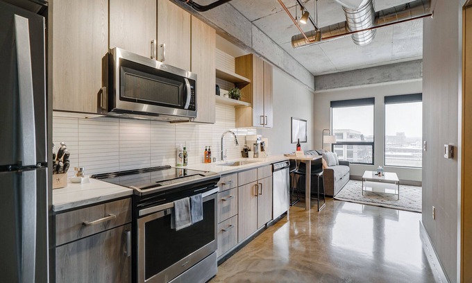 Warehouse District Condo | Sable 703 - Alcove