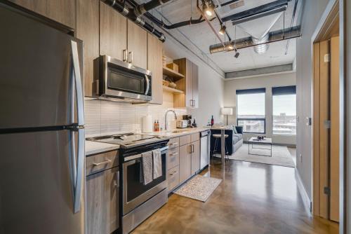 Warehouse District Apartment | Sable 803 - Alcove