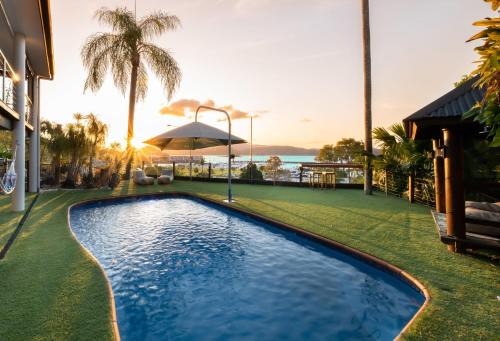 Airlie Beach House | 'Sail Away' Airlie Beach house with Marina Views