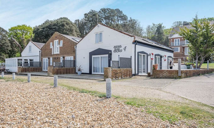Yarmouth Cottage | SAIL LOFT ANNEXE, pet friendly, country holiday cottage in Yarmouth
