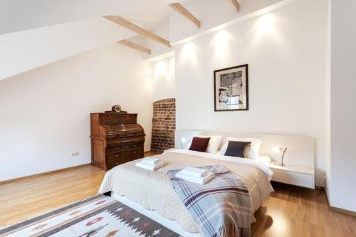Old Town Apartment | Saint John Two Bedroom Cottage by Reside Baltic