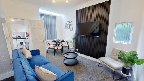 Salford House | Salford-House-Sleeps6-Parking-Garden-Wifi