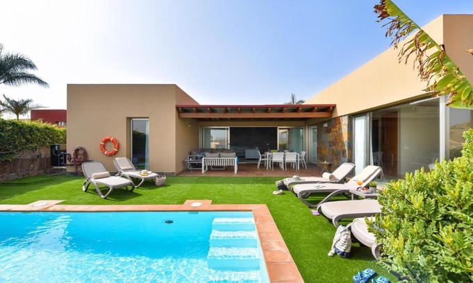 Salobre Apartment | Salobre Villa with Pool Par 4 nr 9 by VillaGranCanaria