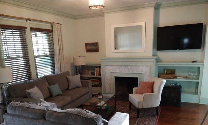 Old Southeast Cottage | Salt Creek Cottage 2 bedroom