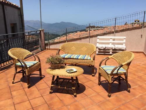 San Mauro Castelverde House | San Pietro