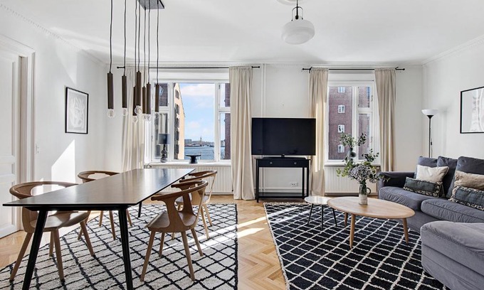 Copenhagen K Apartment | Sanders Frontier - Pleasant Three-Bedroom Apartment Near Royal Palace